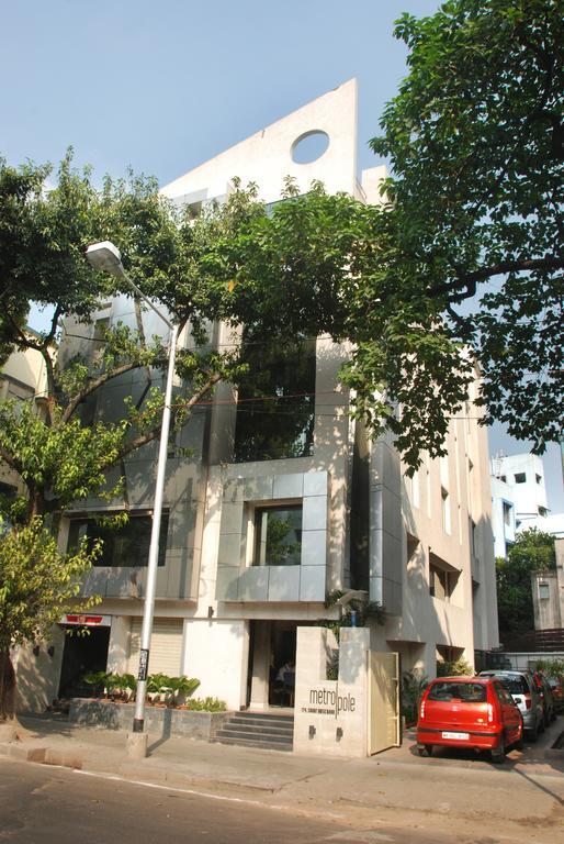 כלכותה Hotel Metropole מראה חיצוני תמונה