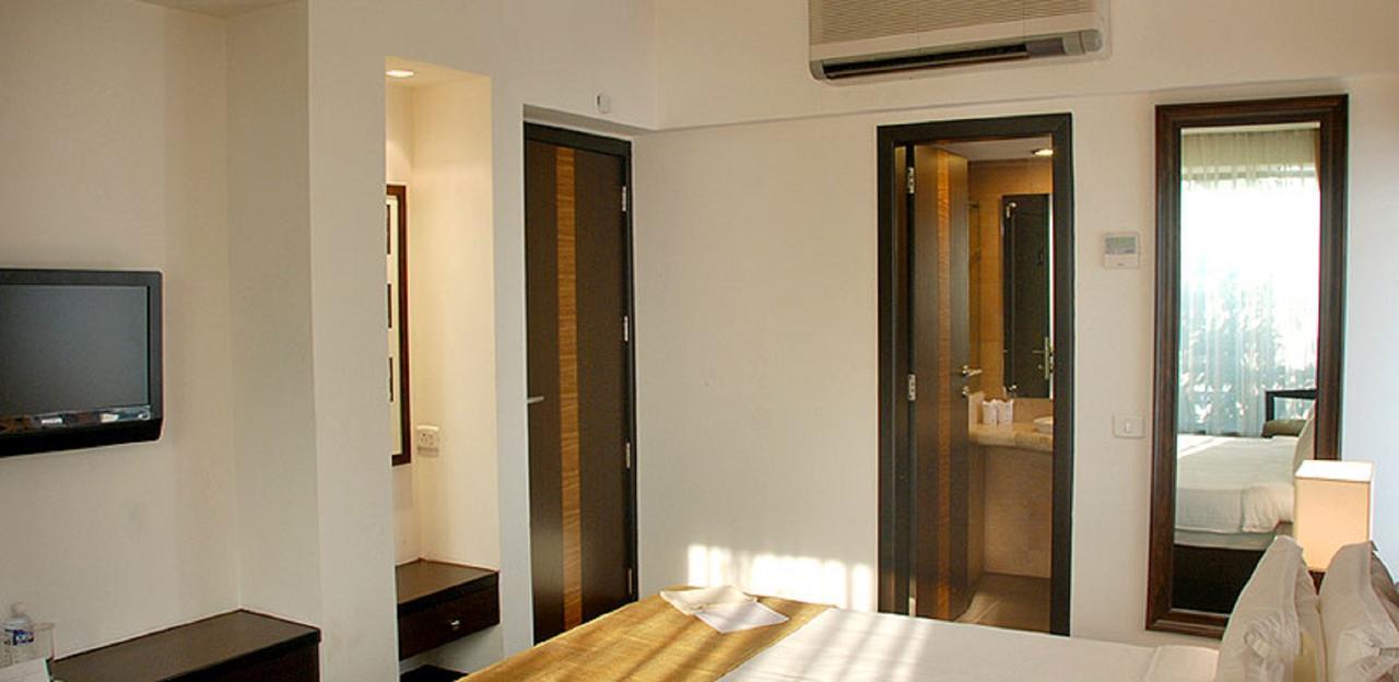כלכותה Hotel Metropole מראה חיצוני תמונה