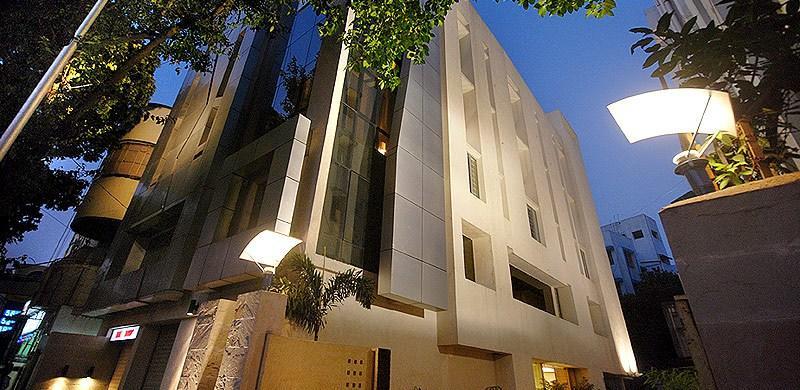 כלכותה Hotel Metropole מראה חיצוני תמונה